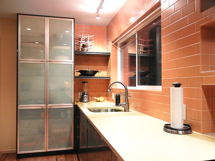 modern subway tile with glass doors